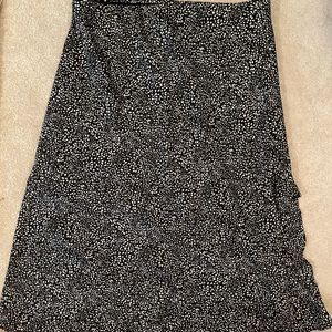 Midi Skirt w/ small slit